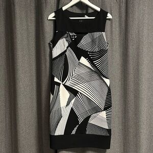 Sleeveless black and white dress